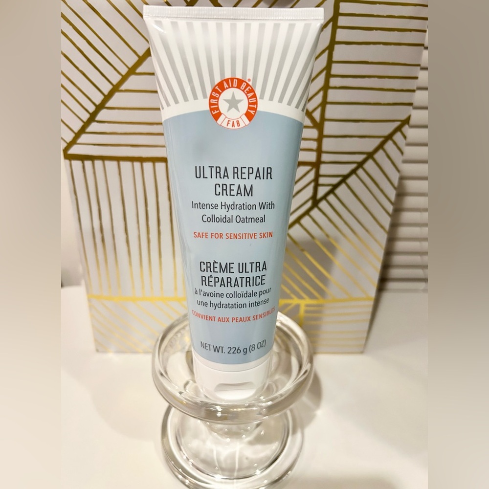✨First Aid Beauty Ultra Repair Cream | New | Factory Sealed | Full Size 8oz✨